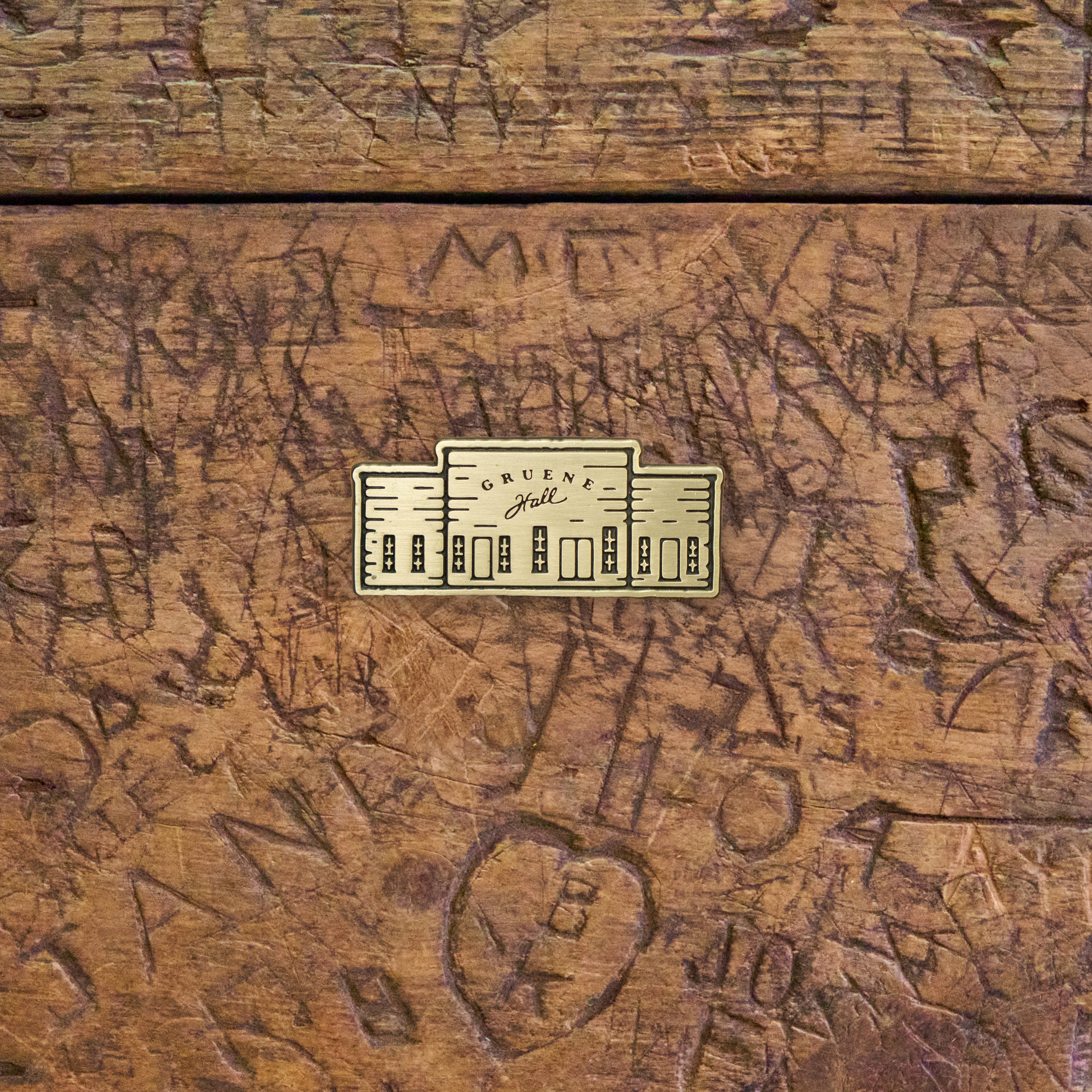 Oxford Pennant x Gruene Hall Building Pin